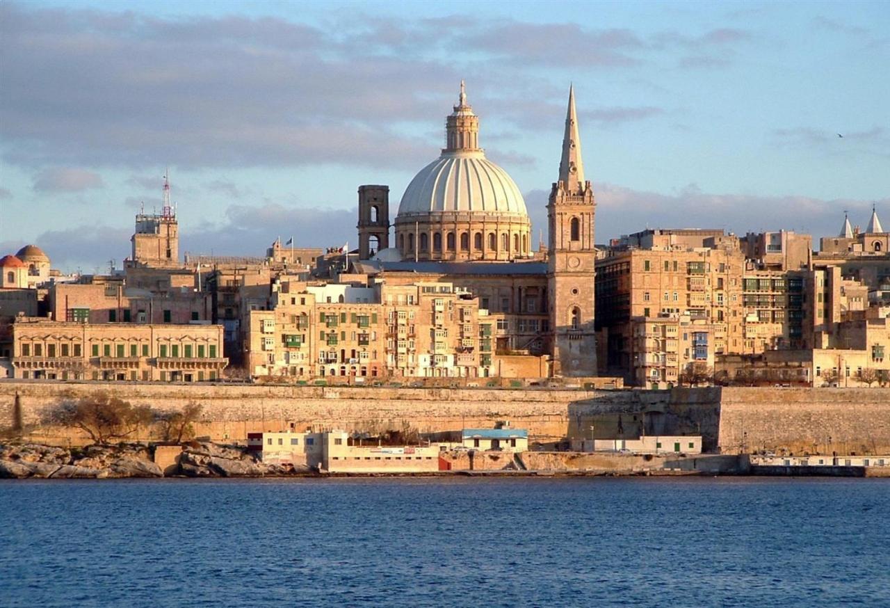 Luxury Apt With Side Seaviews And Pool, Best Location Sliema Dış mekan fotoğraf