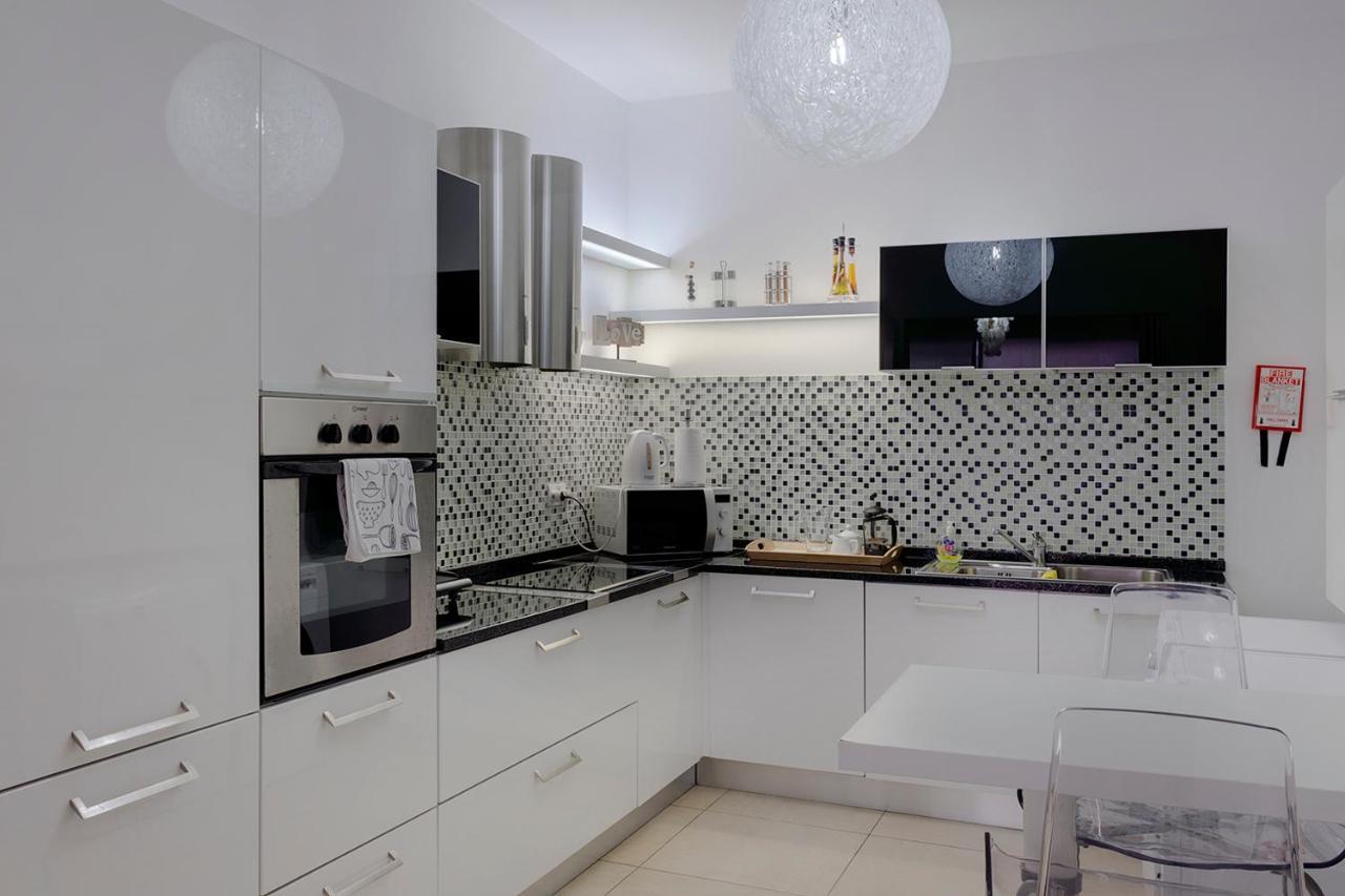 Luxury Apt With Side Seaviews And Pool, Best Location Sliema Dış mekan fotoğraf